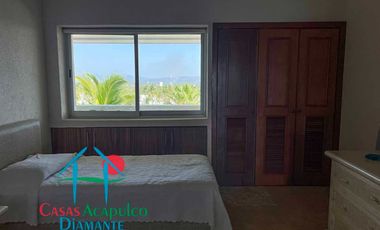 Frente al mar. En exclusivo departamento con terraza panorámica y acceso directo a la playa