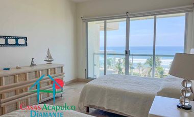 Frente al mar. En exclusivo departamento con terraza panorámica y acceso directo a la playa