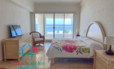Frente al mar. En exclusivo departamento con terraza panorámica y acceso directo a la playa