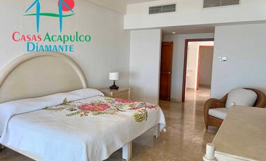 Frente al mar. En exclusivo departamento con terraza panorámica y acceso directo a la playa
