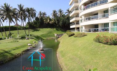 Frente al mar. En exclusivo departamento con terraza panorámica y acceso directo a la playa