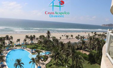 Frente al mar. En exclusivo departamento con terraza panorámica y acceso directo a la playa