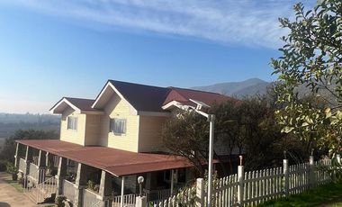 Se arrienda amplia casa,amoblada en lugar residencial, campo Lonquén sur