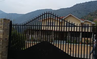Se arrienda amplia casa,amoblada en lugar residencial, campo Lonquén sur
