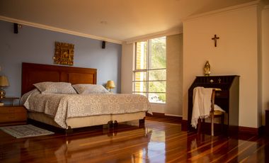 EN VENTA PENTHOUSE DE TRES PISOS / CINCO HABITACIONES