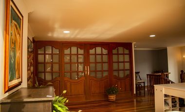 EN VENTA PENTHOUSE DE TRES PISOS / CINCO HABITACIONES