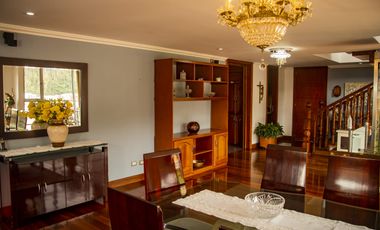 EN VENTA PENTHOUSE DE TRES PISOS / CINCO HABITACIONES