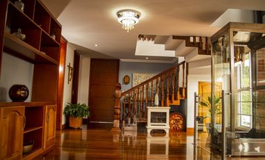EN VENTA PENTHOUSE DE TRES PISOS / CINCO HABITACIONES
