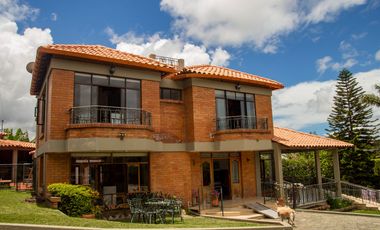 EN VENTA FINCA EN CHACHAGUI DE LUJO