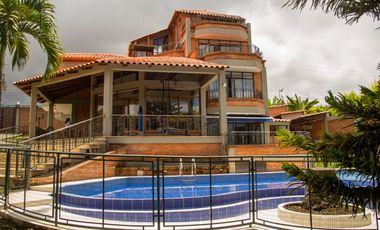 EN VENTA FINCA EN CHACHAGUI DE LUJO