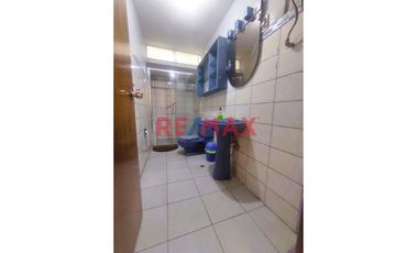Exclusiva Casa De 3 Pisos En Venta - Urb. Santa Leonor, Chorrillos