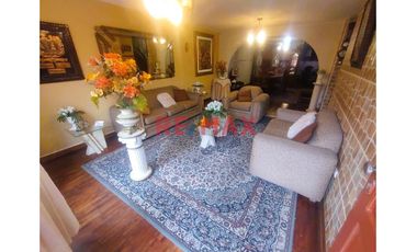 Exclusiva Casa De 3 Pisos En Venta - Urb. Santa Leonor, Chorrillos