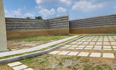 Departamento para estrenar, con seguridad, Planta baja, jardín, áreas para convivencia