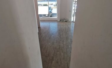 LOCAL EN RENTA SOBRE AVENIDA PRINCIPAL DE 2 PISOS IDEAL PARA BOUTIQUE, ESCUELA, OFICINAS