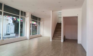 LOCAL EN RENTA SOBRE AVENIDA PRINCIPAL DE 2 PISOS IDEAL PARA BOUTIQUE, ESCUELA, OFICINAS
