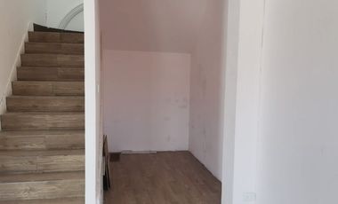 LOCAL EN RENTA SOBRE AVENIDA PRINCIPAL DE 2 PISOS IDEAL PARA BOUTIQUE, ESCUELA, OFICINAS