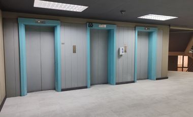 EXCELENTE OFICINA 80 M2 - METRO MANQUEHUE