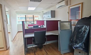EXCELENTE OFICINA 80 M2 - METRO MANQUEHUE
