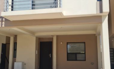 SE RENTA HERMOSA CASA TOTALMENTE AMUEBLADA EN AUREA RESIDENCIAL
