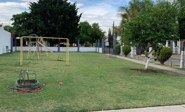 Casa en Venta Parques de Santa Cruz del Valle en Tlaquepaque
