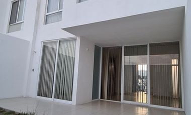 VENTA - Casa en Condominio de 3 Recamaras con Roof Garden
