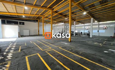 Bodega en Venta de 600 m2, zona Cumbres.