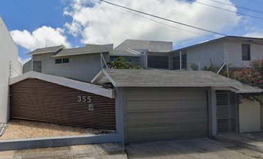 HERMOSA CASA AMPLIA MUY CERCA A LA PLAYA MUY BUENA ZONA ALTA PLUSVALIA