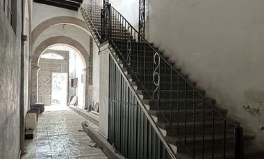 Edificio en RENTA frente a la Casa de la Cultura, Centro Histórico de Morelia. QO8689