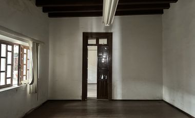 Edificio en RENTA frente a la Casa de la Cultura, Centro Histórico de Morelia. QO8689
