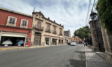 Edificio en RENTA frente a la Casa de la Cultura, Centro Histórico de Morelia. QO8689