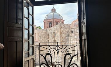 Edificio en RENTA frente a la Casa de la Cultura, Centro Histórico de Morelia. QO8689