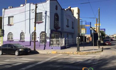 CENTRO CASA ANTIGUA EN ESQUINA HABILITADA PARA OFICINAS