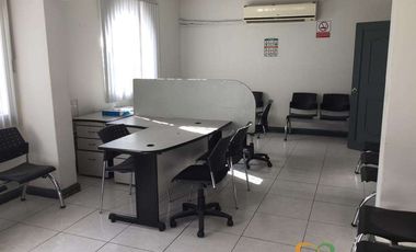 CENTRO CASA ANTIGUA EN ESQUINA HABILITADA PARA OFICINAS