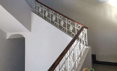 CENTRO CASA ANTIGUA EN ESQUINA HABILITADA PARA OFICINAS