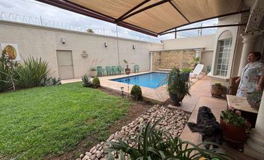 EXCELENTE RESIDENCIA EN VENTA DENTRO DEL CLUB CAMPESTRE CON ALBERCA