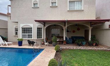EXCELENTE RESIDENCIA EN VENTA DENTRO DEL CLUB CAMPESTRE CON ALBERCA