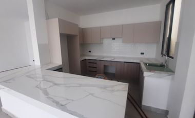 CASA 144M2, DAULE, VIA A SALITRE.