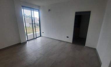 CASA 144M2, DAULE, VIA A SALITRE.
