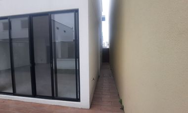 CASA 144M2, DAULE, VIA A SALITRE.