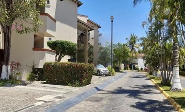!!!CASA EN PUERTO VALLARTA , MUY AMPLIA, ACABADOS DE LUJO CON ALBERCA!!! QUE NO TE LA GANEN!!!!