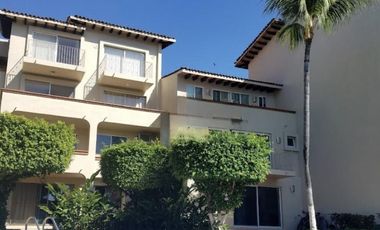 !!!CASA EN PUERTO VALLARTA , MUY AMPLIA, ACABADOS DE LUJO CON ALBERCA!!! QUE NO TE LA GANEN!!!!