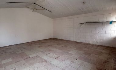 Local comercial a espaldas del teatro de la ciudad