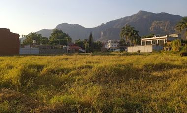 Se vende terreno plano de 300 m2 a solo 5 minutos del centro de Tepoztlán Mor.
