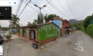 Se vende terreno plano de 300 m2 a solo 5 minutos del centro de Tepoztlán Mor.