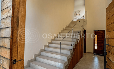 Paz y Ganancias: Casa Multifamiliar con 3 Departamentos en Don Goyo, Puerto Escondido