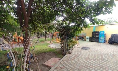 casa con piscina de venta en manta zona norte ar