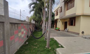 casa con piscina de venta en manta zona norte ar