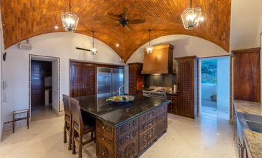Villa de lujo frente al mar en Conchas Chinas, Puerto Vallarta | 6 recámaras, alberca privada, vistas espectaculares