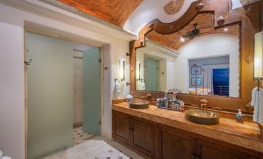 Villa de lujo frente al mar en Conchas Chinas, Puerto Vallarta | 6 recámaras, alberca privada, vistas espectaculares