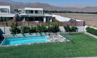 Sin Comision! Casa Brisas Norte De Chicureo/colegio Highland